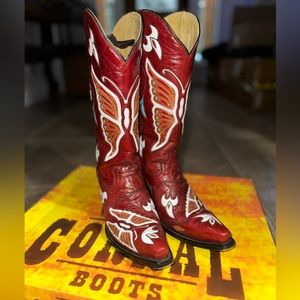 Corral womens Butterfly and Flowers inlay Western boots Size 6 Red